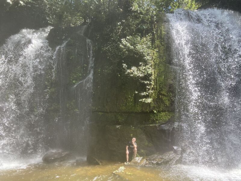 File:Sadir Twin Waterfall.jpg