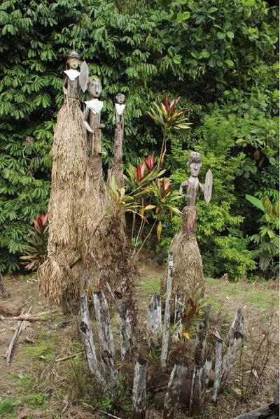 File:Bunganstatues.jpg
